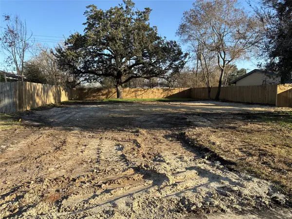 5839 Flamingo Drive, Houston, TX 77033