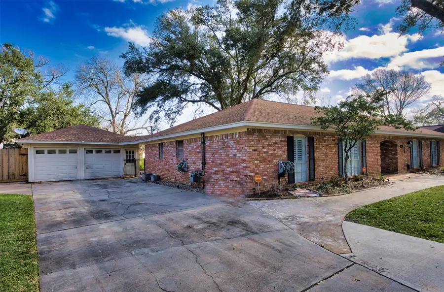 436 Forest Drive, Lake Jackson, TX 77566 - #2