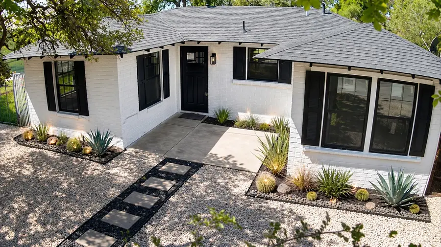 260 S East Avenue, New Braunfels, TX 78130 - #3