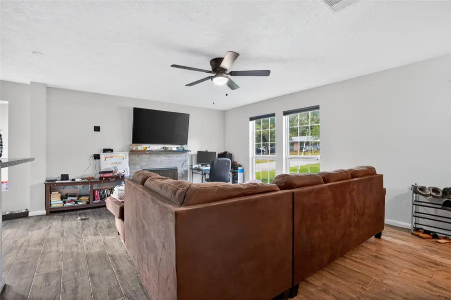 14986 Crockett Road, Willis, TX 77378 - Image #2