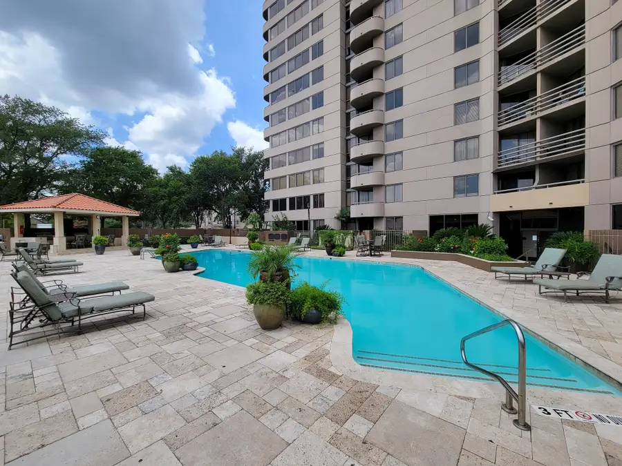 3525 Sage Road #303, Houston, TX 77056 - Image #2