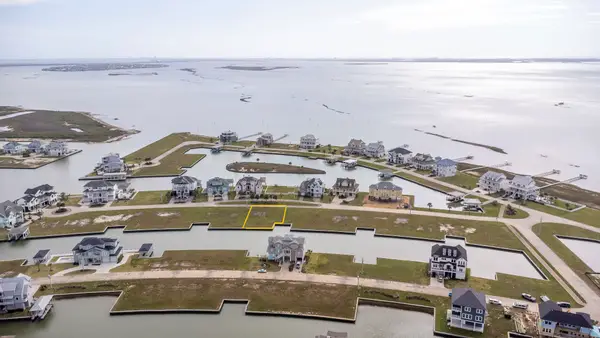 12 Sugarloaf Street, Hitchcock, TX 77563