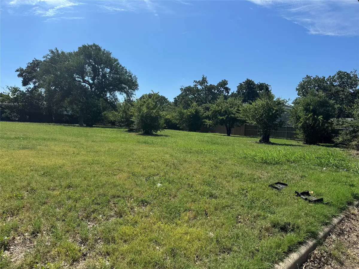 5900 Dallas Avenue, Fort Worth, TX 76112 - #1