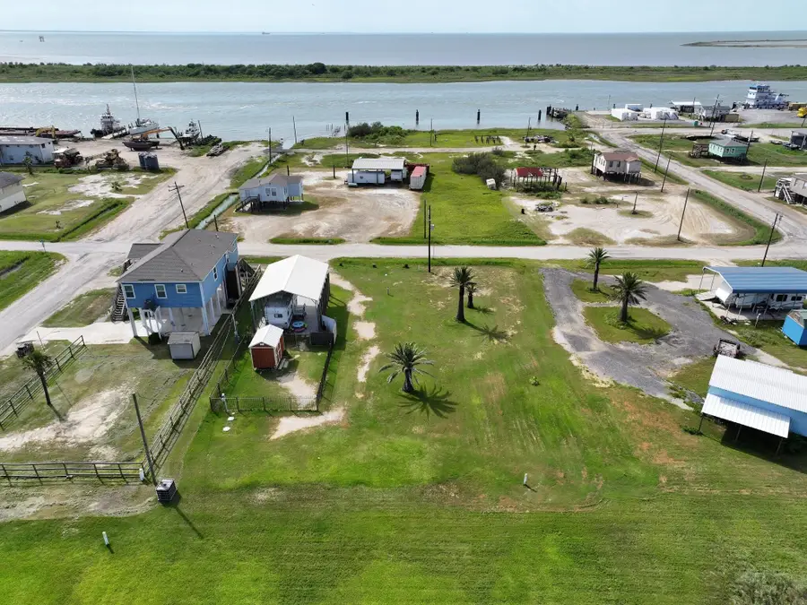 1308 Quarles Avenue, Port Bolivar, TX 77650 - Image #3