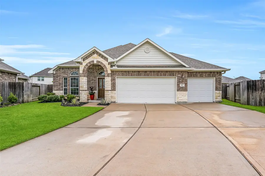 305 Bordeaux Court, Alvin, TX 77511 - #2