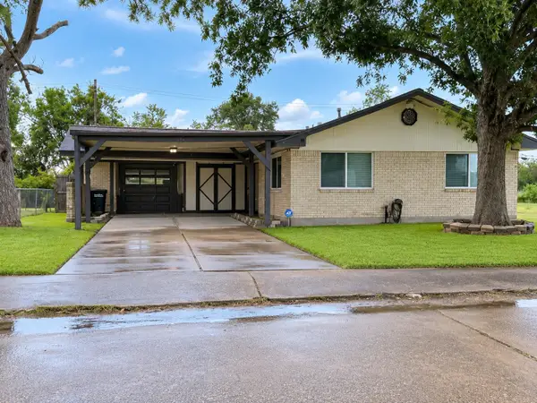 514 Idlewood Drive, Hitchcock, TX 77563