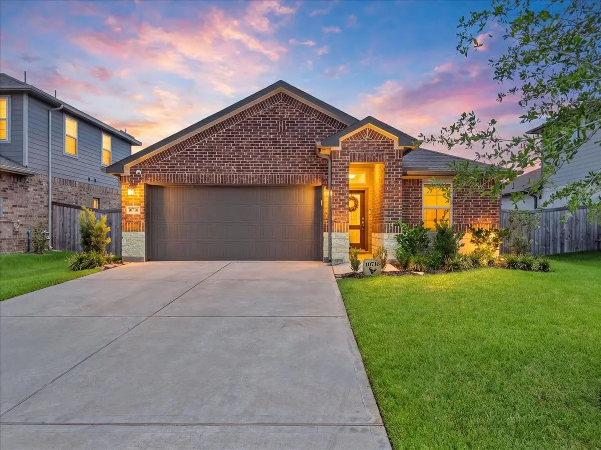 10716 Discovery Lane, Texas City, TX 77951 - #1