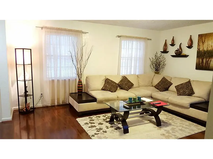 8710 Wilcrest Drive #8710, Houston, TX 77099 - Image #3