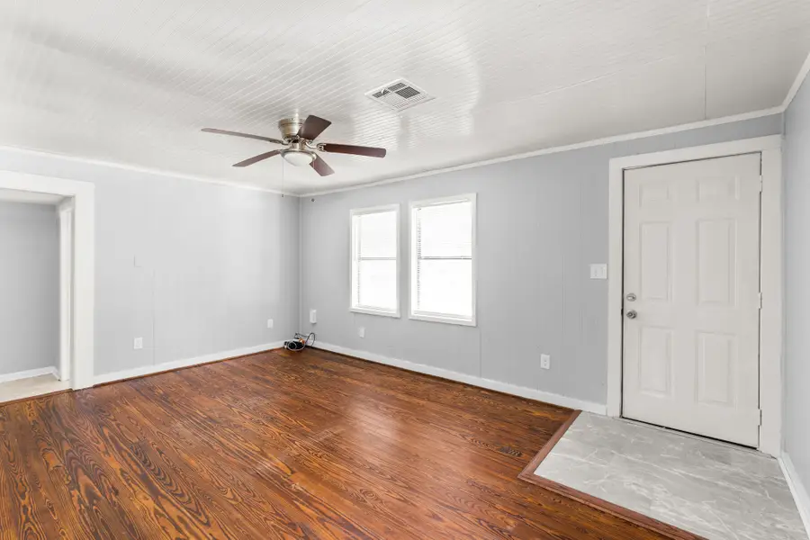 203 S Fig Street, Sweeny, TX 77480 - Image #3