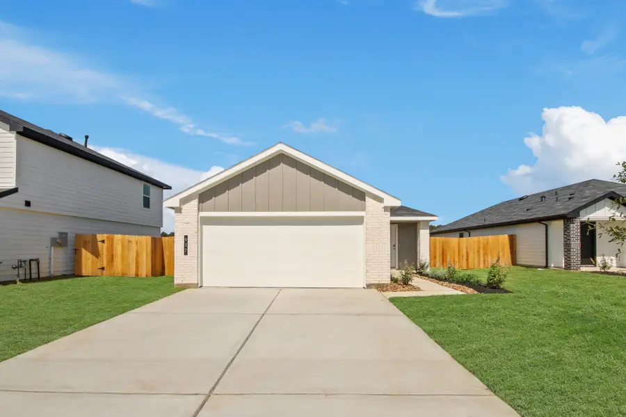 937 Sutherland Falls Street, Conroe, TX 77303 - Image #2