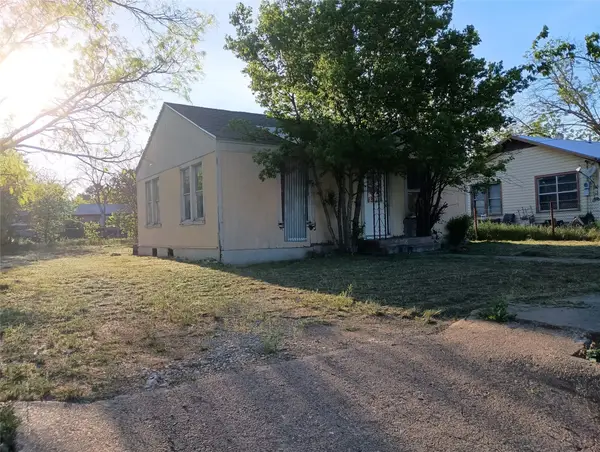 600 5th Avenue, Coleman, TX 76834