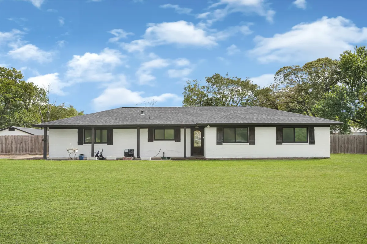 302 County Road 893a, Angleton, TX 77515 - #1