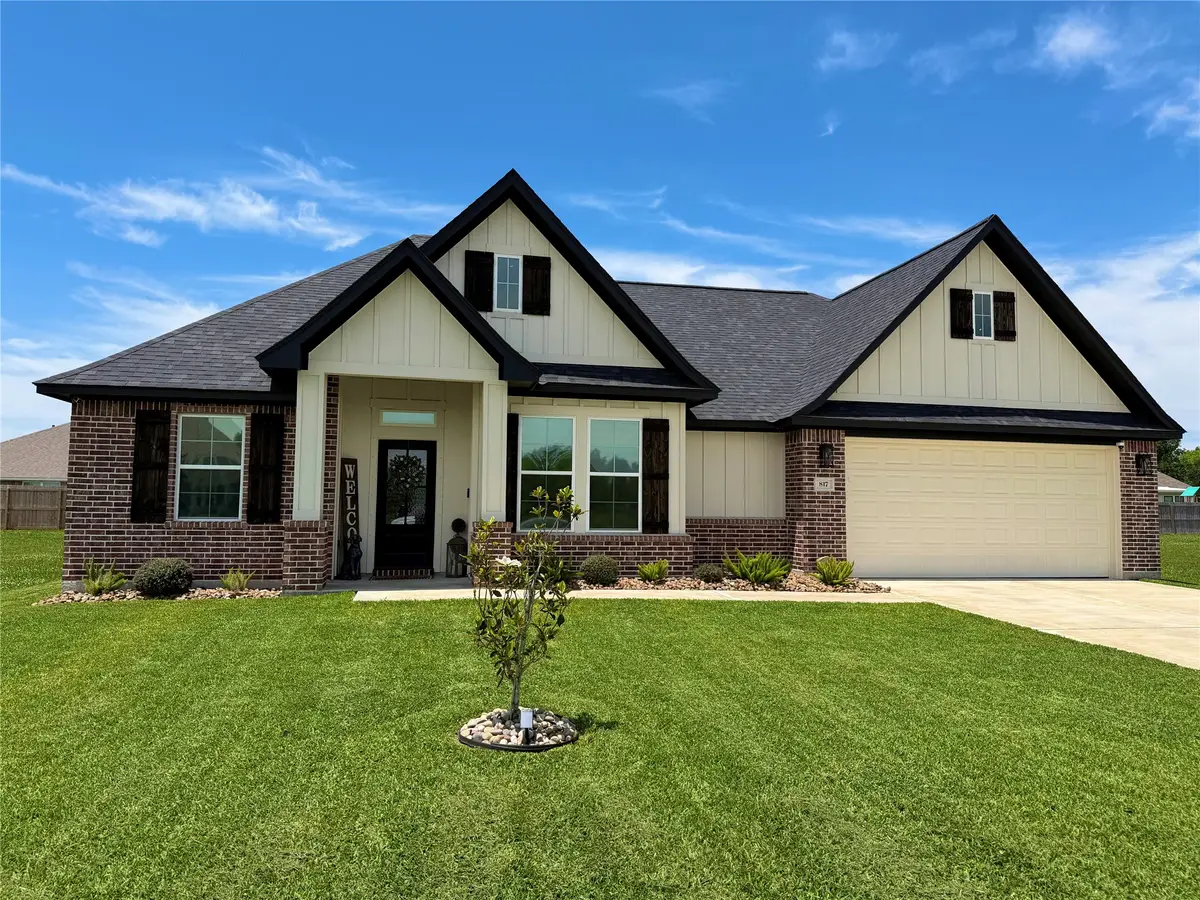817 Greystone Lane, Angleton, TX 77515 - #1