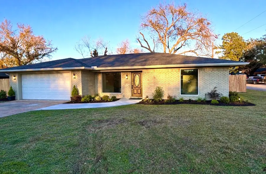 802 Victoria Street, Navasota, TX 77868 - Image #2