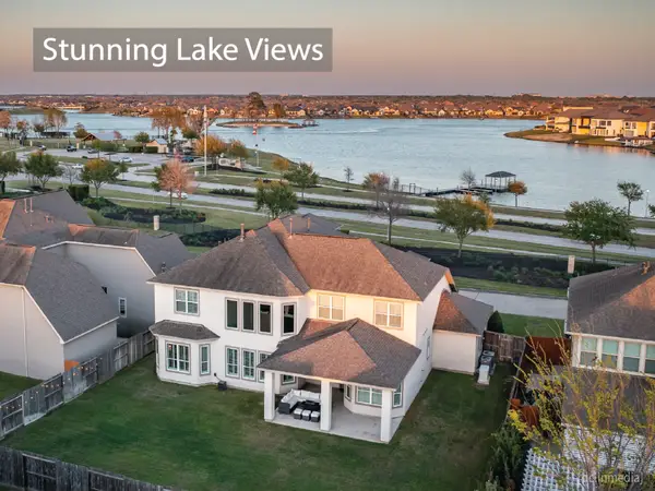 10507 S Sunrise Shores Lane, Cypress, TX 77433