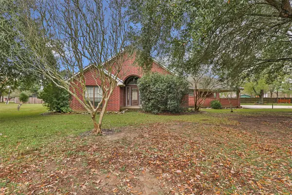 1002 Ransom Street, Anahuac, TX 77514