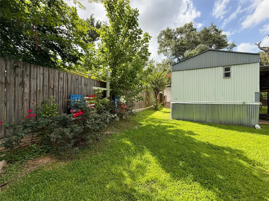 311 Joan, Buffalo, TX 75831 - Image #2