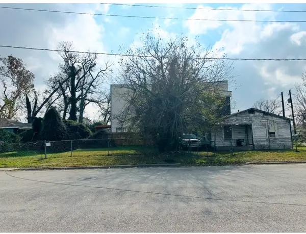 1502 Fairbanks Street, Houston, TX 77009