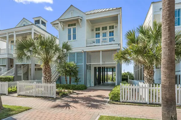 2622 E Seaside Drive, Galveston, TX 77550