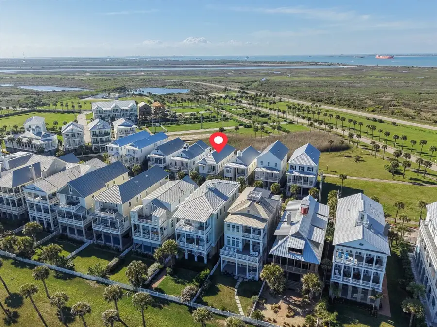 2622 E Seaside Drive, Galveston, TX 77550 - #2