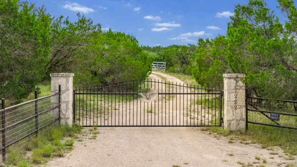 1222 Wegener Trail, Fischer, TX 78623