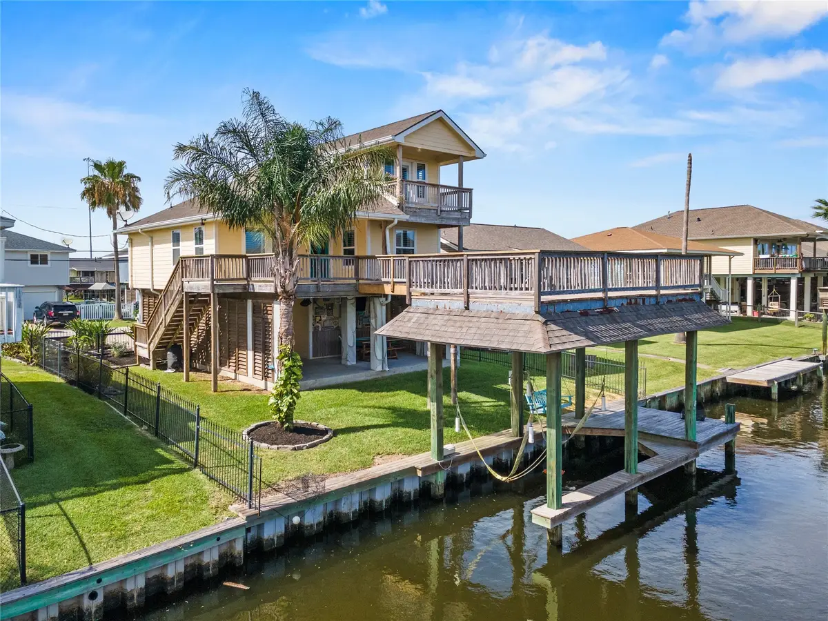 645 Warsaw Street, Bayou Vista, TX 77563 - Image #1