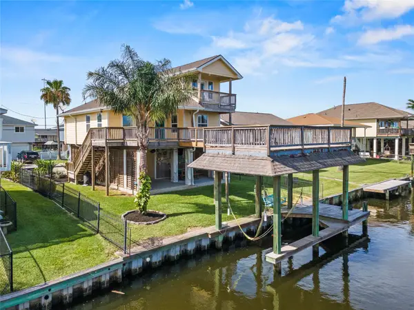 645 Warsaw Street, Bayou Vista, TX 77563