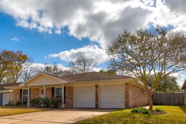 1113 W Flamingo Drive, Seabrook, TX 77586