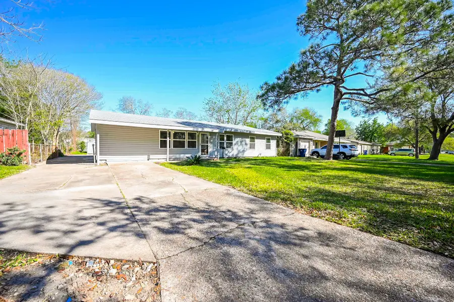 804 23rd Avenue N, Texas City, TX 77590 - #3