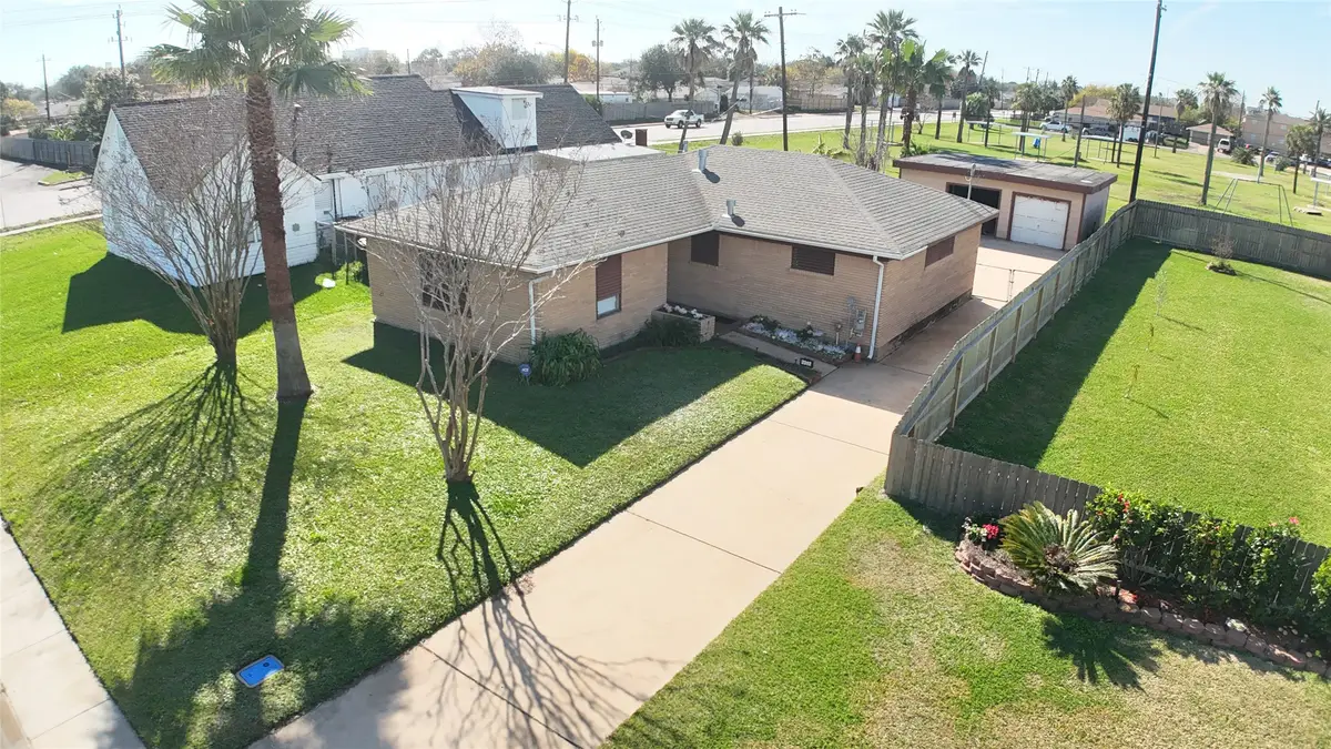 2317 Wimcrest Street, Galveston, TX 77551 - Image #1