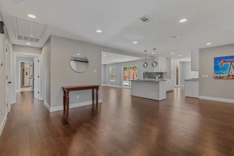 2102 Lazybrook Drive, Houston, TX 77008 - Image #2