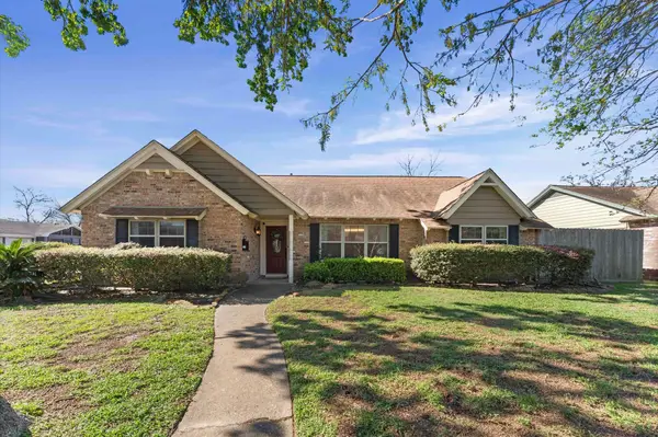 5919 Greenmont Drive, Houston, TX 77092