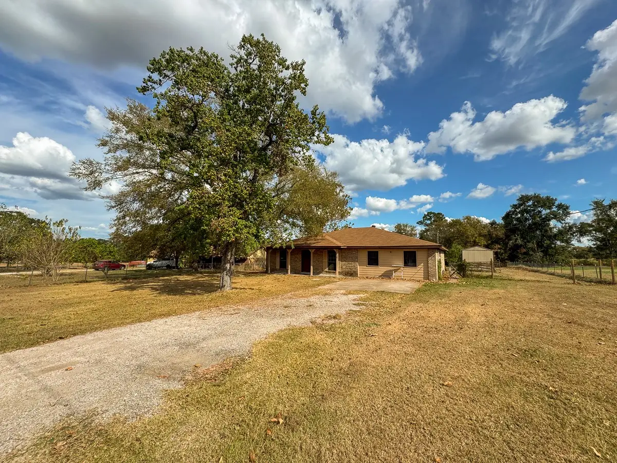 18 Sutterfield Lane, Huntsville, TX 77320 - Image #1