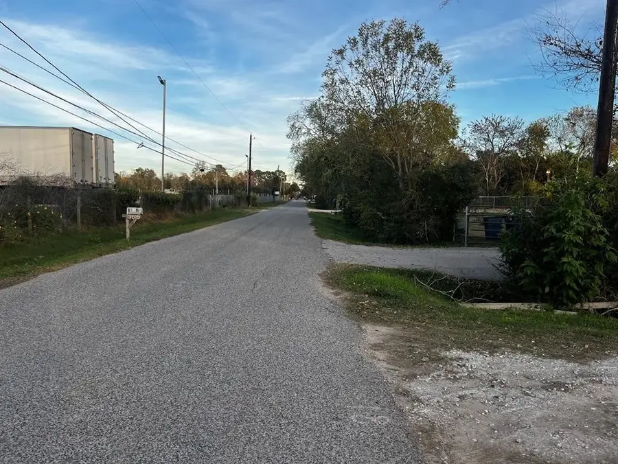 17619 Lewis Dr, Cypress, TX 77433 - Image #3