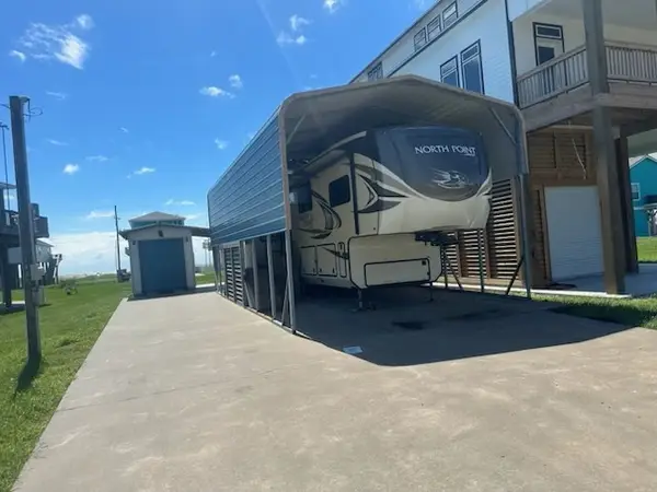 1820 Pompano Lane, Crystal Beach, TX 77650