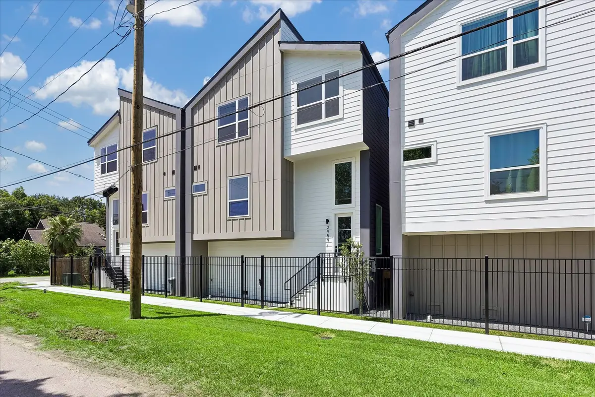 2959-2961 Delafield Street, Houston, TX 77023 - #1