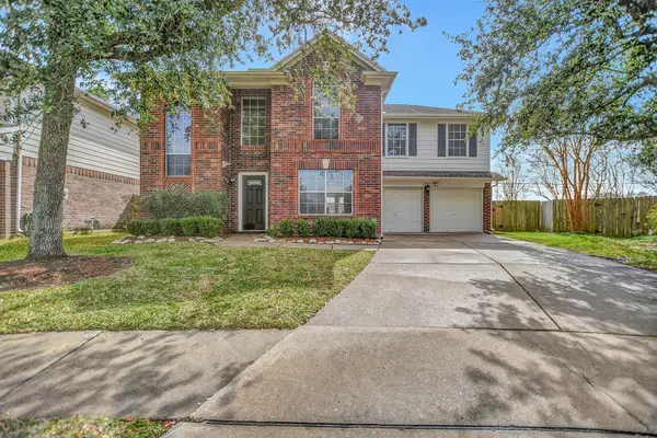 2939 Sailors Moon Drive, Friendswood, TX 77546