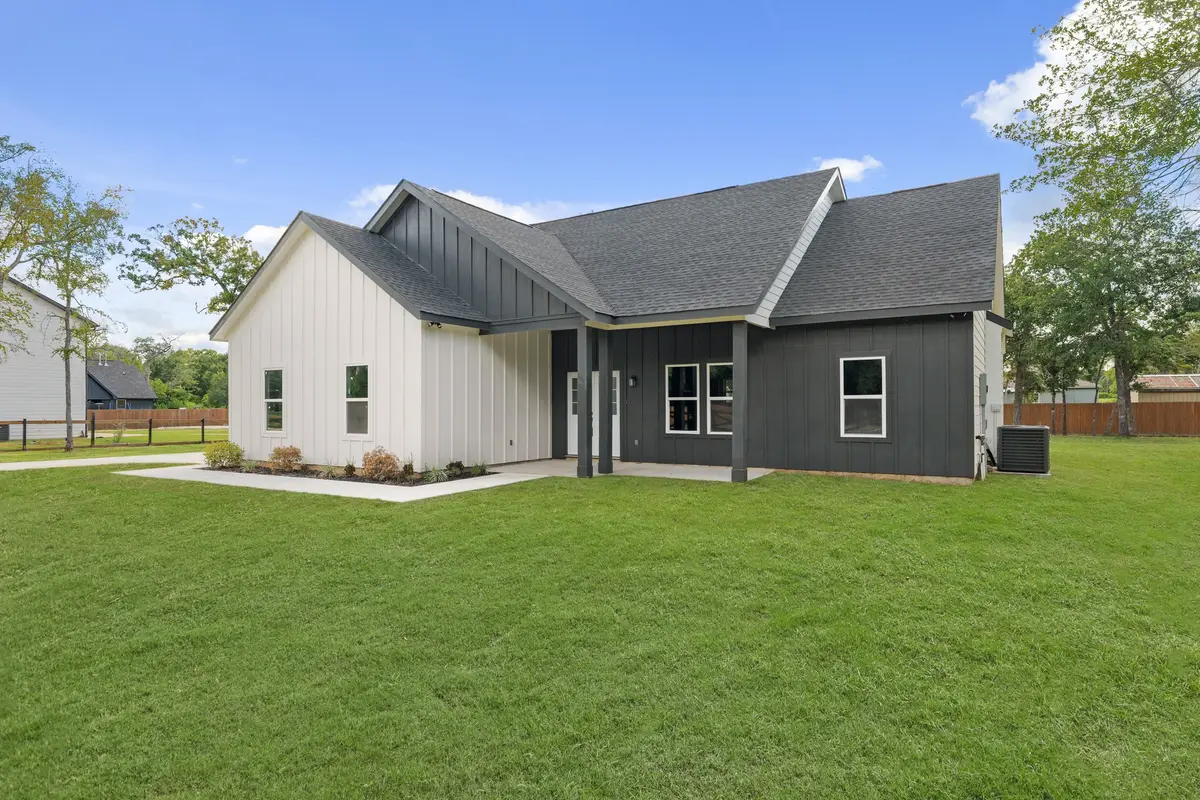 24601 Tipperary Street, Hempstead, TX 77445 - Image #1