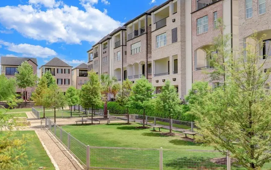 6120 Cottage Grove Lake Drive, Houston, TX 77007 - Image #2