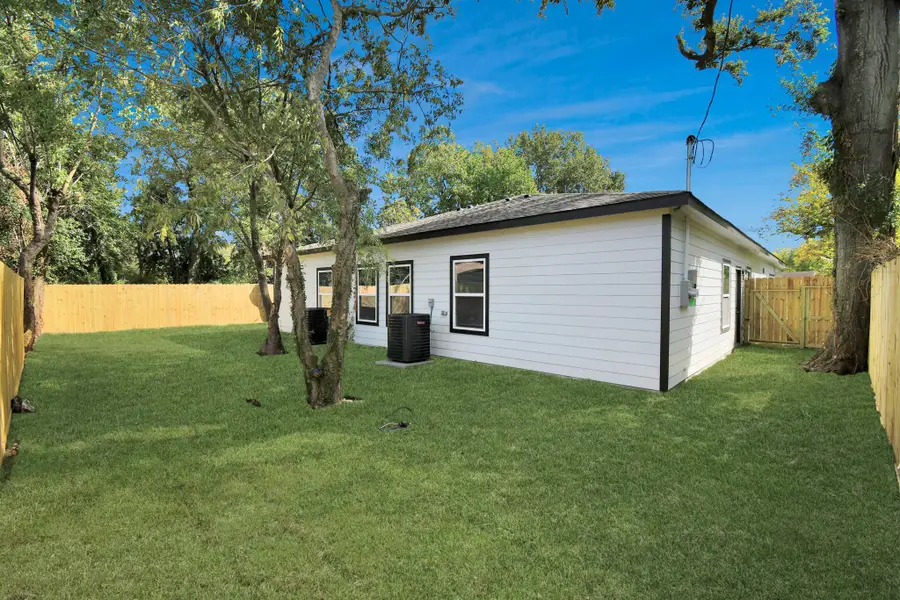 5941 Southlea Street, Houston, TX 77033 - #2