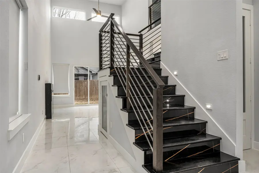 4934 Creekmont Drive, Houston, TX 77091 - #3