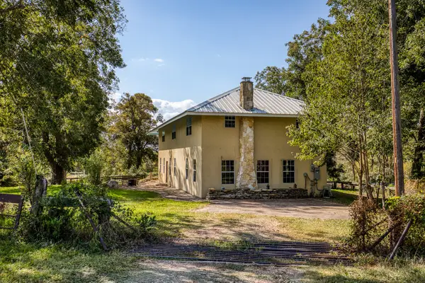 144 Century Lane, Bellville, TX 77418