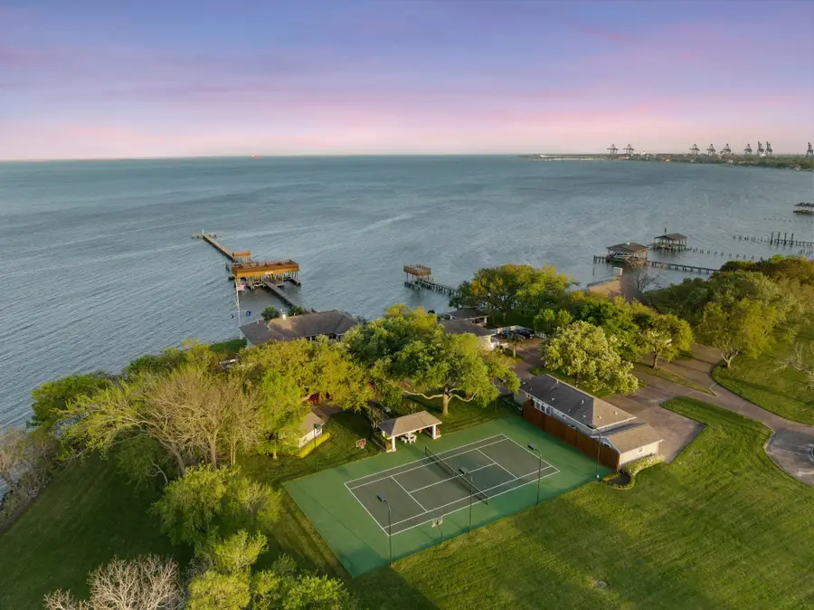 102 S R Street, La Porte, TX 77571 - #2