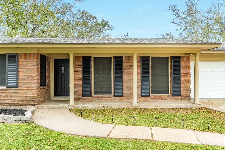 112 Blossom Street, Lake Jackson, TX 77566 - #3