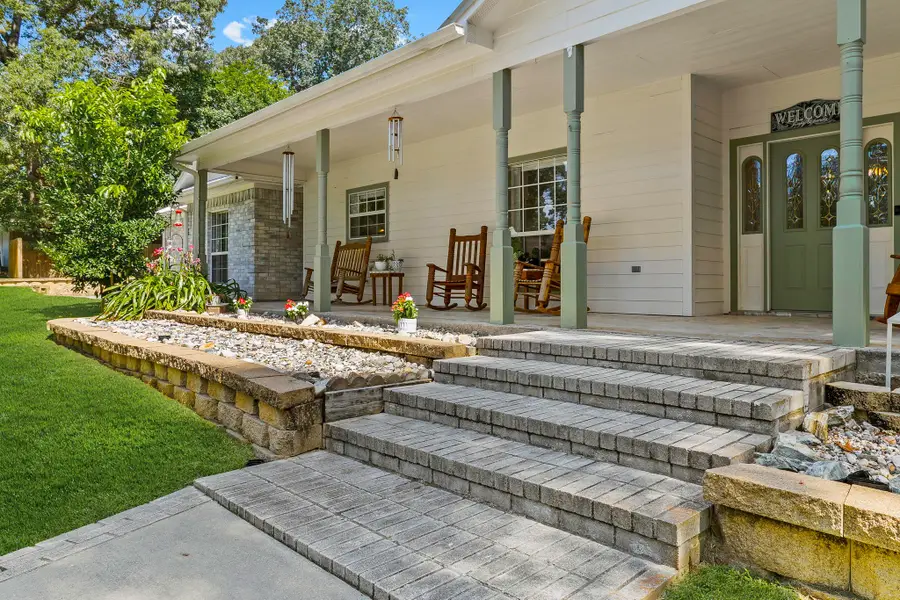 302 Post Oak Street, Livingston, TX 77351 - #2