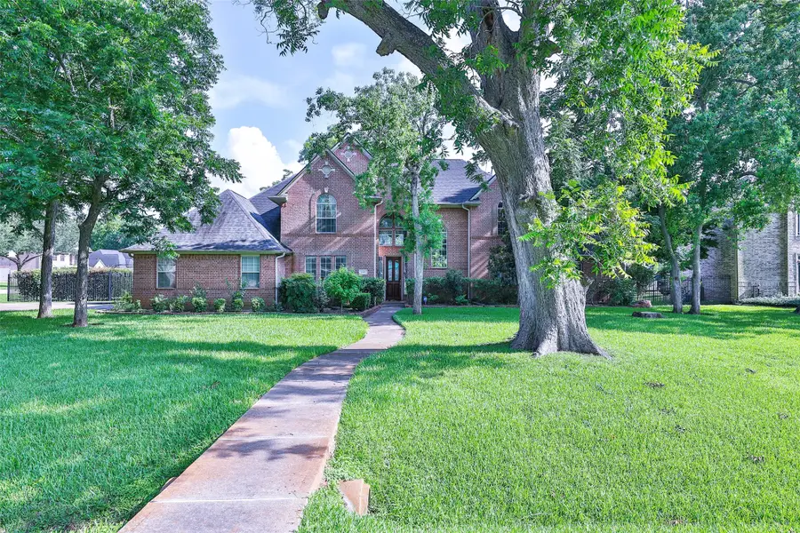 2107 N Shadow Grove Lane, Richmond, TX 77406 - Image #2
