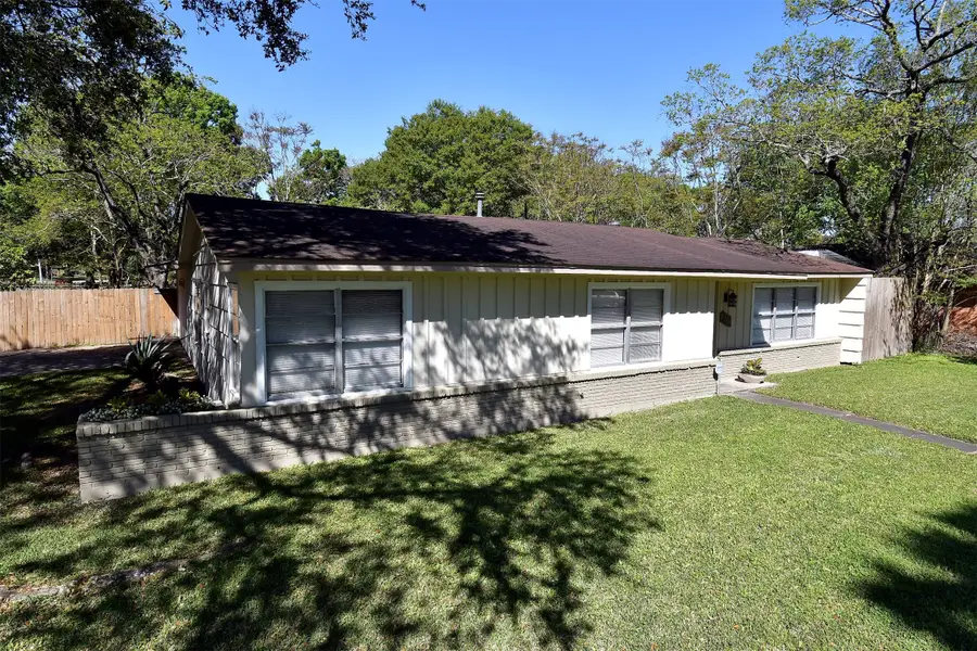 8510 Robindell Drive, Houston, TX 77074 - #2