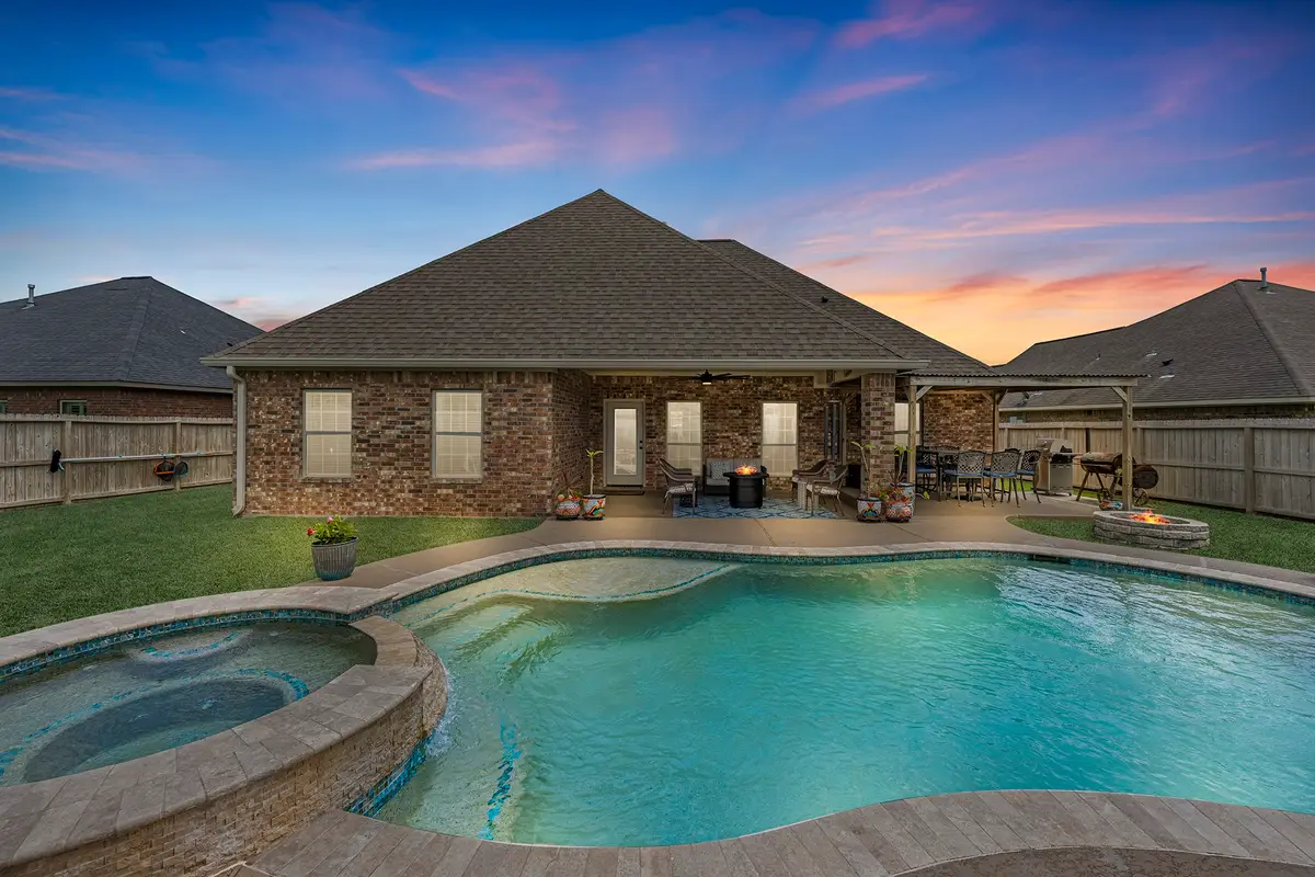 305 Poppy Street, Lake Jackson, TX 77566 - #1