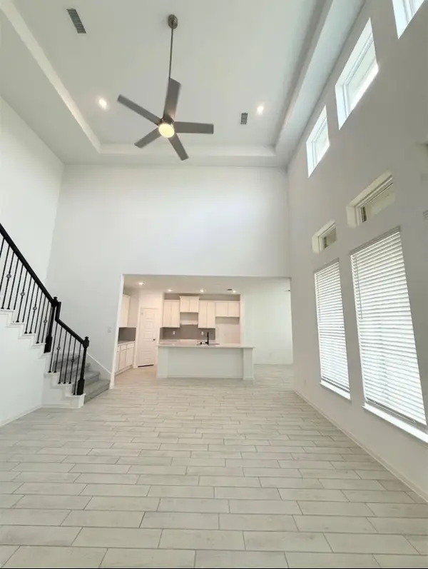 2506 Shallow Lake Lane, Iowa Colony, TX 77583