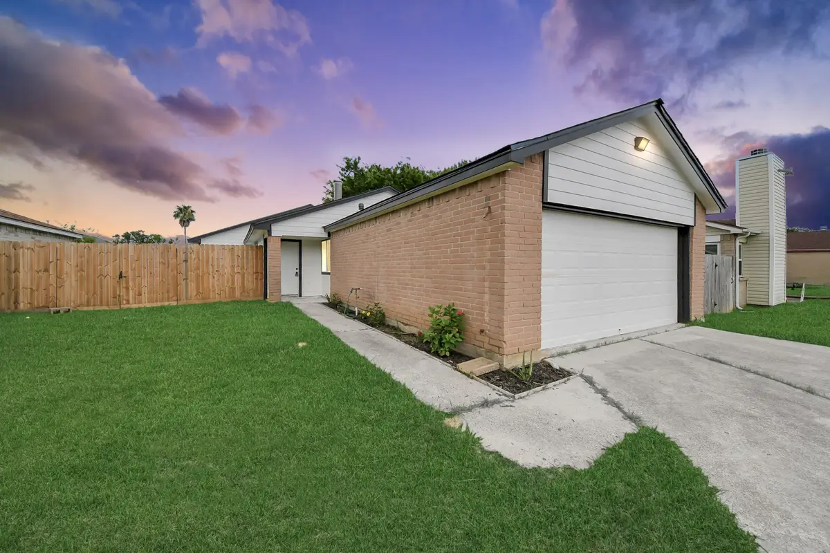 5212 Willowview Drive, Baytown, TX 77521 - #1